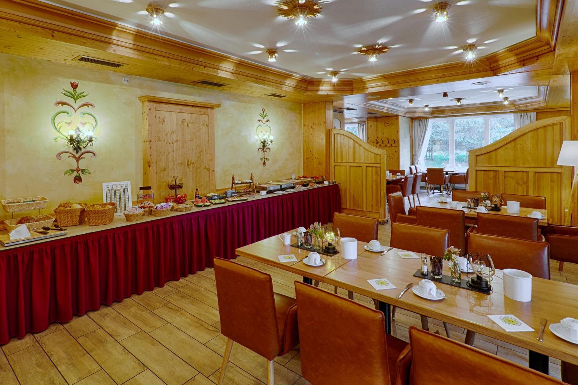 Hotel Und Berggasthof Tanzbuche Friedrichroda Ngoại thất bức ảnh