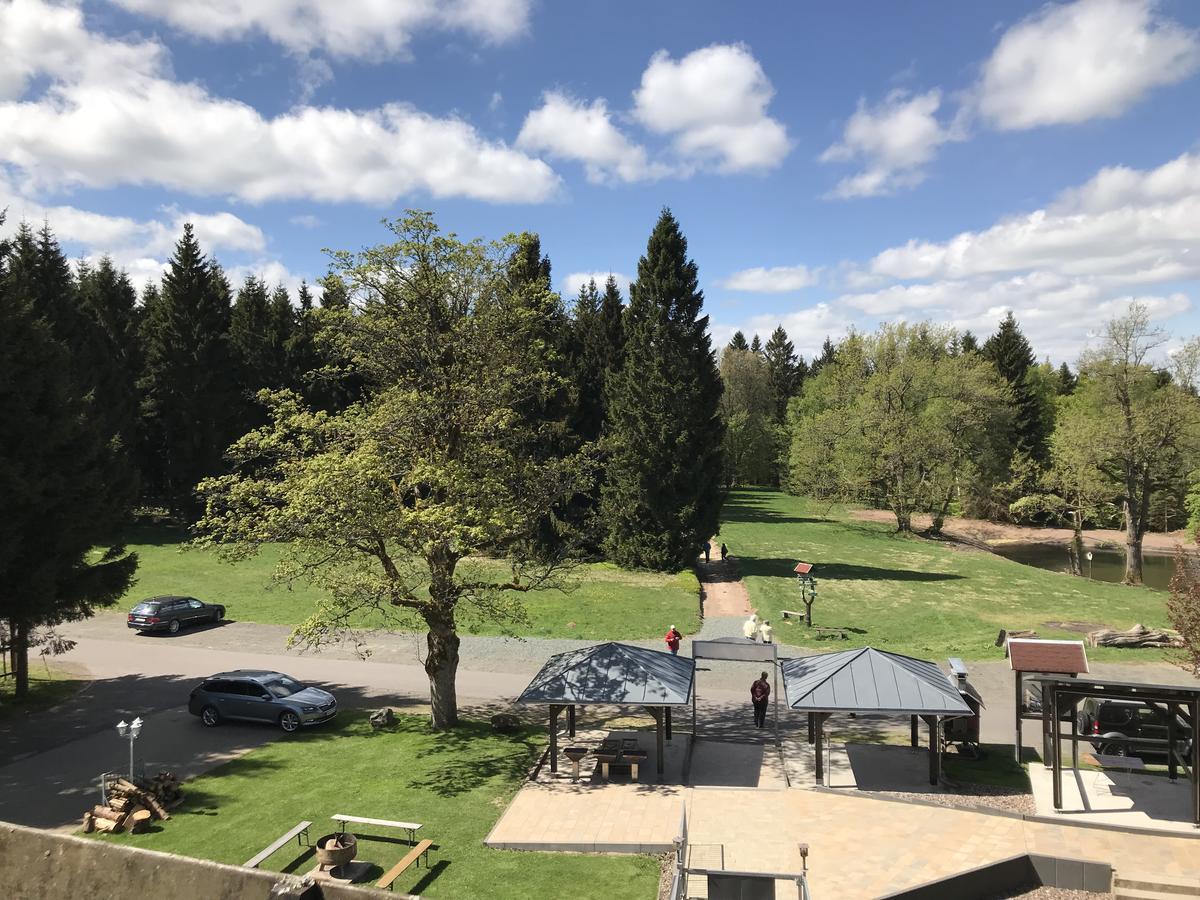 Hotel Und Berggasthof Tanzbuche Friedrichroda Ngoại thất bức ảnh